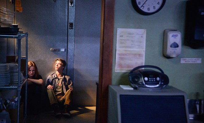 Under the Dome - Season 3 - Ejecta - Photos - Mackenzie Lintz, Colin Ford