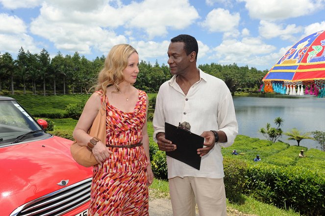 Das Traumschiff - Mauritius - Kuvat elokuvasta - Ann-Kathrin Kramer, Errol Trotman-Harewood