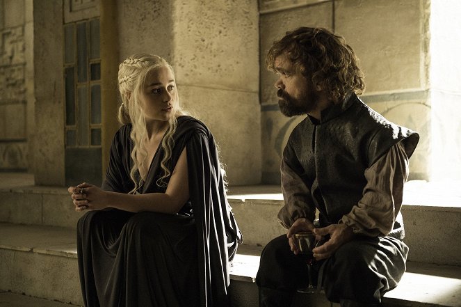 Game Of Thrones - Die Winde des Winters - Filmfotos - Emilia Clarke, Peter Dinklage