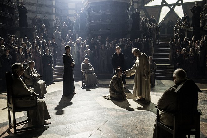 Game Of Thrones - Die Winde des Winters - Filmfotos - Eugene Simon, Finn Jones, Jonathan Pryce