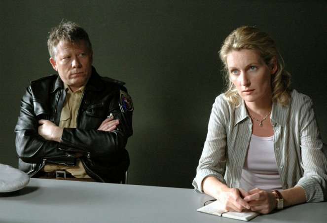 Tatort - Season 37 - Schwarzes Herz - De la película - Tilo Nest, Maria Furtwängler