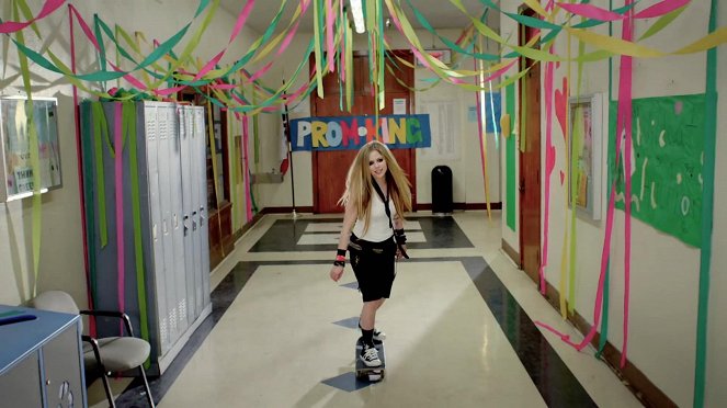 Avril Lavigne - Here's to Never Growing Up - Z filmu - Avril Lavigne