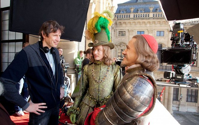 Les Trois Mousquetaires - Tournage - Paul W.S. Anderson, Freddie Fox