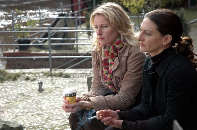 Tatort - Season 36 - Atemnot - Filmfotos - Maria Furtwängler, Catrin Striebeck