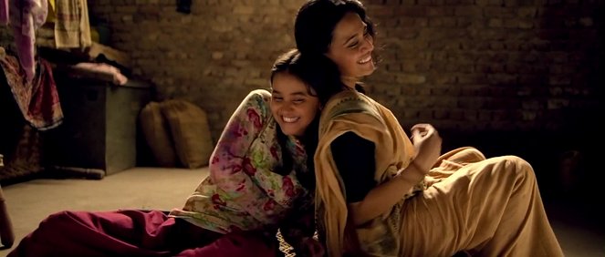 Nil Battey Sannata - Z filmu - Riya Shukla, Swara Bhaskar