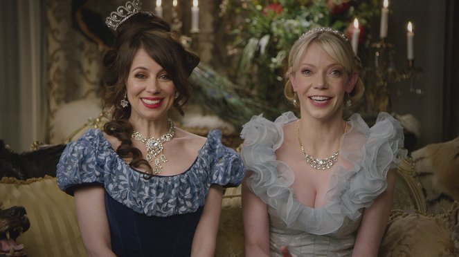 Another Period - Van film - Natasha Leggero, Riki Lindhome