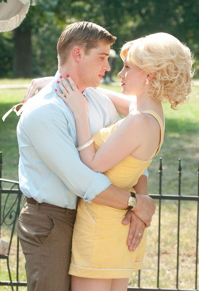 The Help - Photos - Mike Vogel, Jessica Chastain