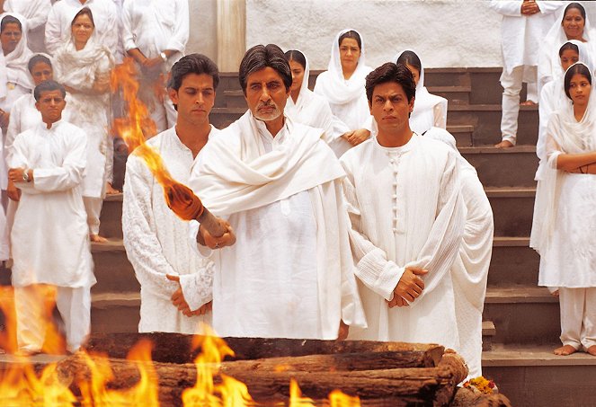 Kabhi Khushi Kabhie Gham... - Filmfotók - Hrithik Roshan, Amitabh Bachchan, Shahrukh Khan