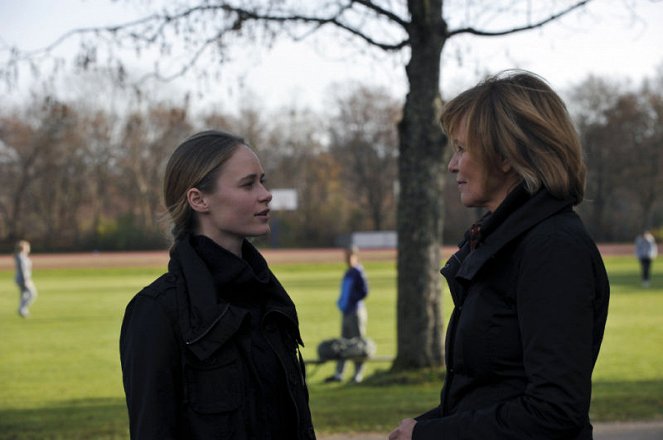 Kommissarin Lucas - Wenn alles zerbricht - Film - Inez Bjørg David, Ulrike Kriener