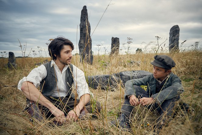 The Living and the Dead - Episode 2 - Film - Colin Morgan