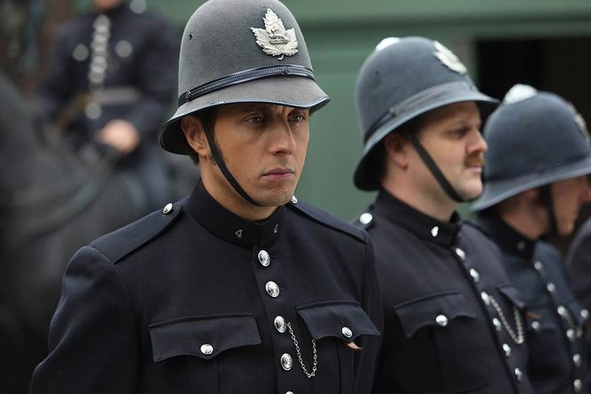 Murdoch Mysteries - The Spy Who Came Up to the Cold - Photos - Jonny Harris