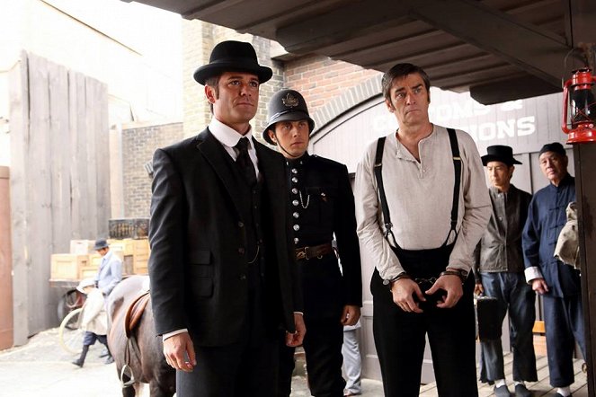 Murdoch Mysteries - The Spy Who Came Up to the Cold - Filmfotos - Yannick Bisson, Jonny Harris, Peter Keleghan
