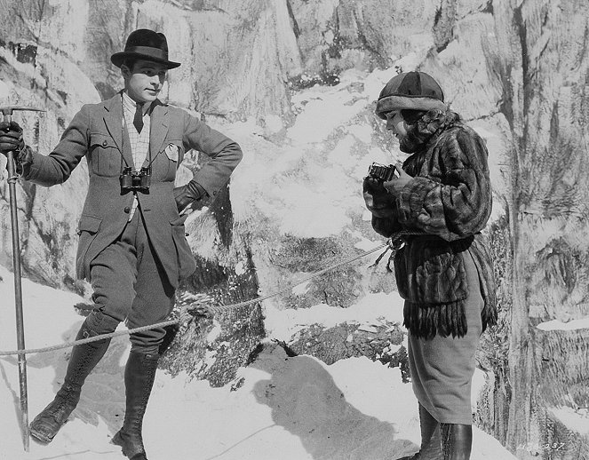Kallioiden ja salakarien ohi - Kuvat elokuvasta - Rudolph Valentino