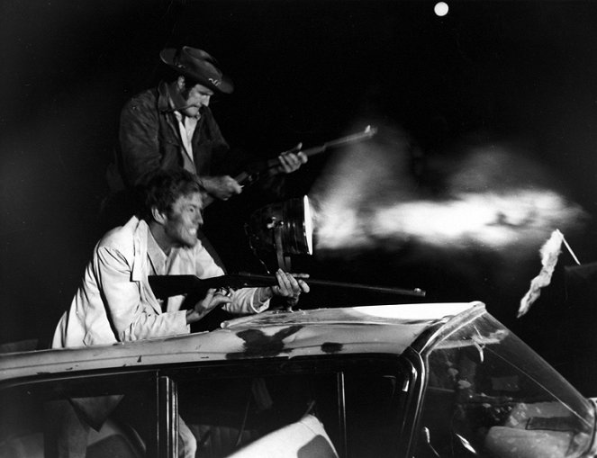Wake in Fright - Photos - Gary Bond, Peter Whittle