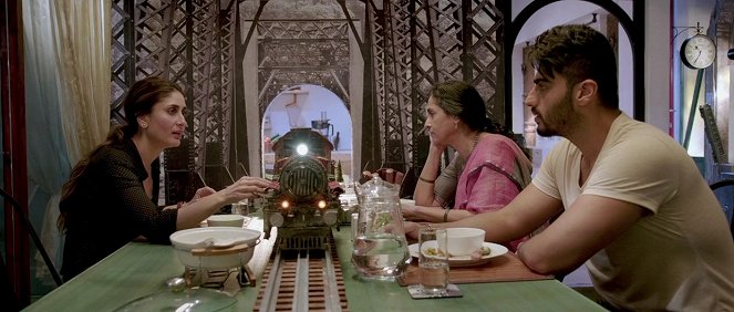 Ki & Ka - Z filmu - Kareena Kapoor, Swaroop Sampat, Arjun Kapoor