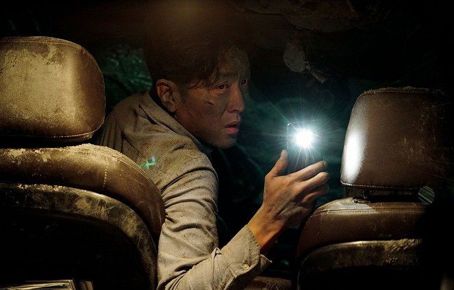 Atrapado en el túnel - De la película - Jung-woo Ha