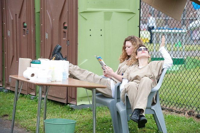 Orange Is the New Black - Season 3 - Mother's Day - Photos - Natasha Lyonne, Yael Stone