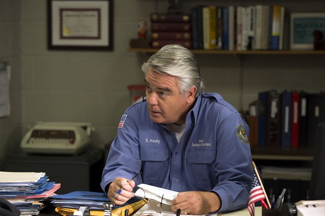 Orange Is the New Black - Fear, and Other Smells - Photos - Michael Harney