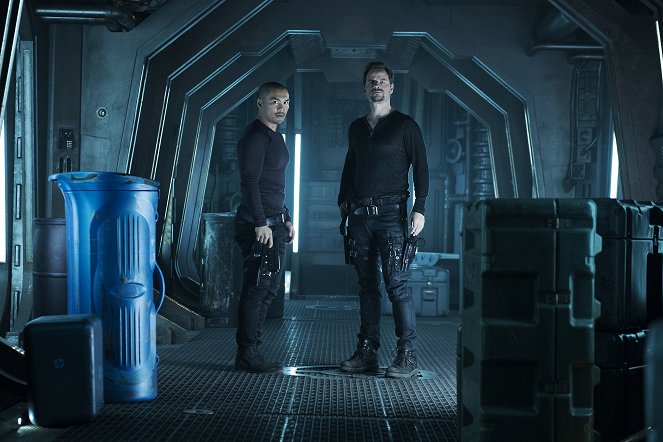 Dark Matter - Season 2 - I've Seen the Other Side of You - Photos
