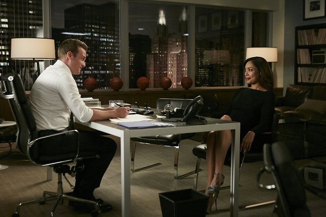 Suits - To Trouble - Photos - Gabriel Macht, Gina Torres