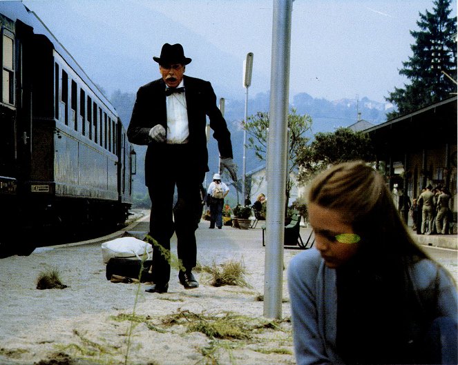 Egy kis romantika - Filmfotók - Laurence Olivier
