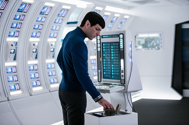 Star Trek: Mindenen túl - Filmfotók - Zachary Quinto