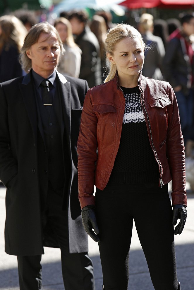Once Upon a Time - Season 5 - An Untold Story - Photos - Robert Carlyle, Jennifer Morrison