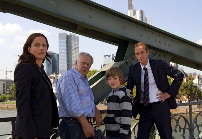 Der Mann auf der Brücke - De la película - Claudia Michelsen, Peter Lerchbaumer, Henry Stange, Stephan Kampwirth