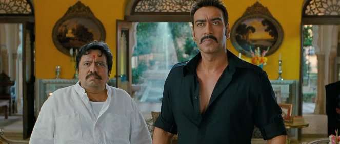 Bol Bachchan - Z filmu - Neeraj Vora, Ajay Devgan
