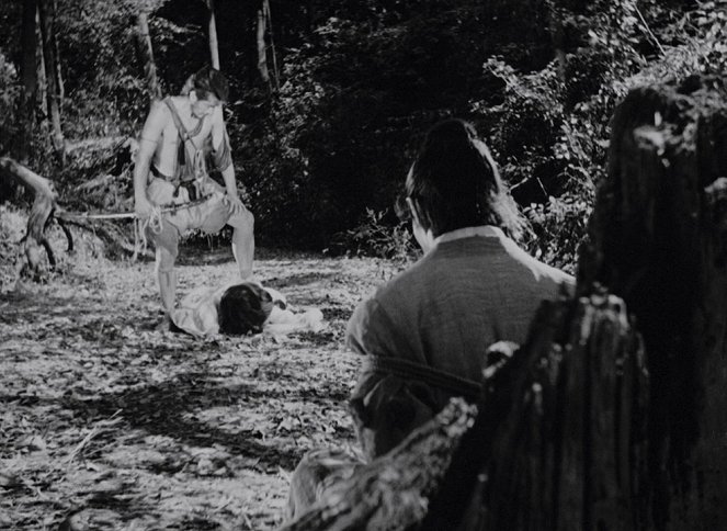 Rashomon, el bosque ensangrentado - De la película