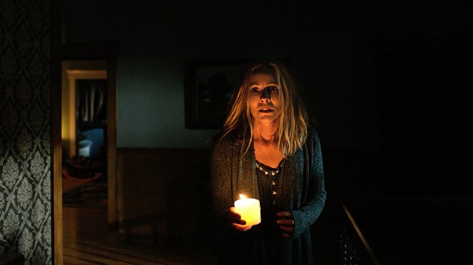 Lights Out - Terror na Escuridão - Do filme - Maria Bello
