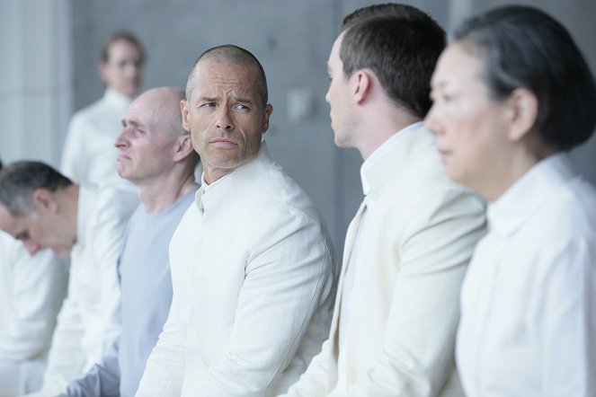 Equals - Photos - Guy Pearce