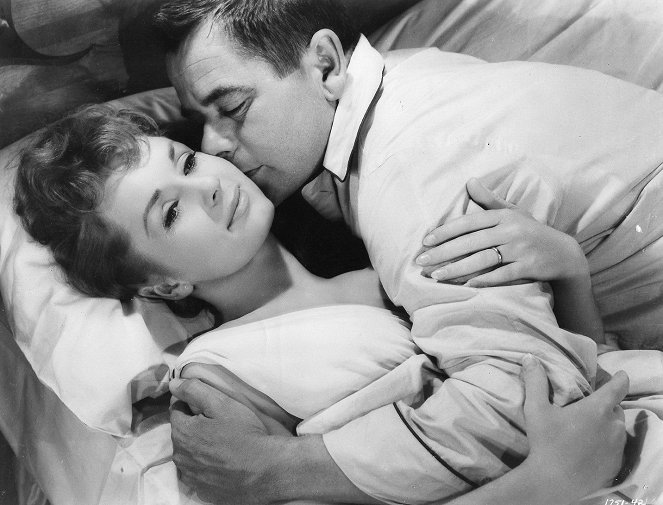 Se alkoi suudelmasta - Kuvat elokuvasta - Debbie Reynolds, Glenn Ford