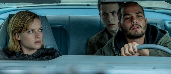 Vaksötét - Filmfotók - Jane Levy, Dylan Minnette, Daniel Zovatto