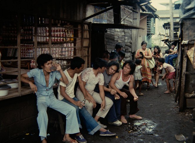 Manila ve spárech světla - Z filmu