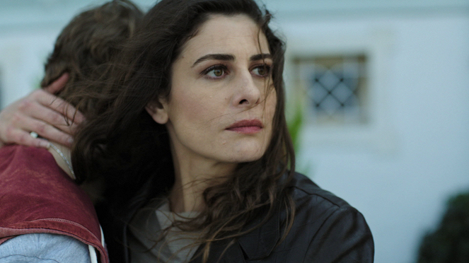 Paramparça - Film - Ebru Özkan Saban