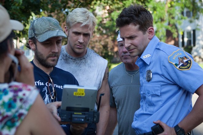 Za borovicovým hájom - Z nakrúcania - Derek Cianfrance, Ryan Gosling, Bradley Cooper