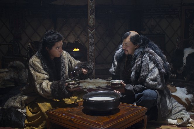 Marco Polo - Season 1 - The Wolf and the Deer - Photos - Remy Hii, Benedict Wong