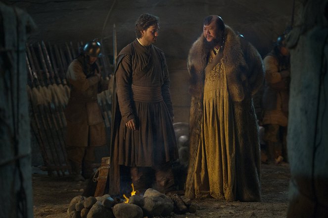 Marco Polo - Season 1 - The Wolf and the Deer - Photos - Lorenzo Richelmy, Benedict Wong