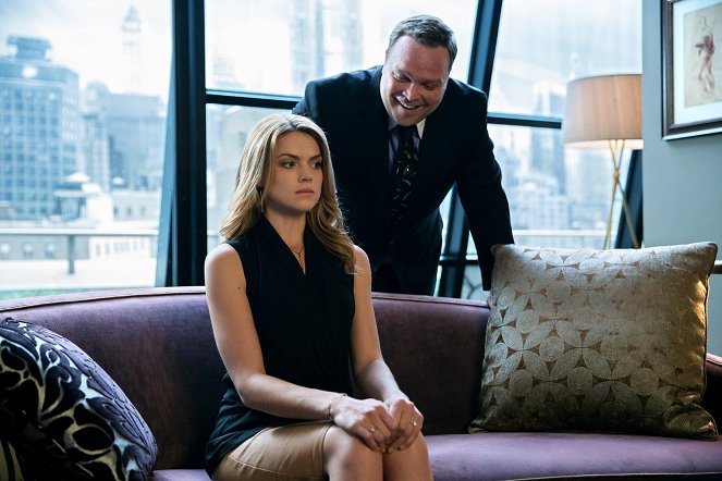 Gotham - Penguin's Umbrella - Van film - Erin Richards, Drew Powell