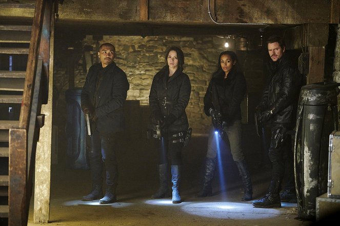 Dark Matter - Season 2 - We Voted Not to Space You - Photos