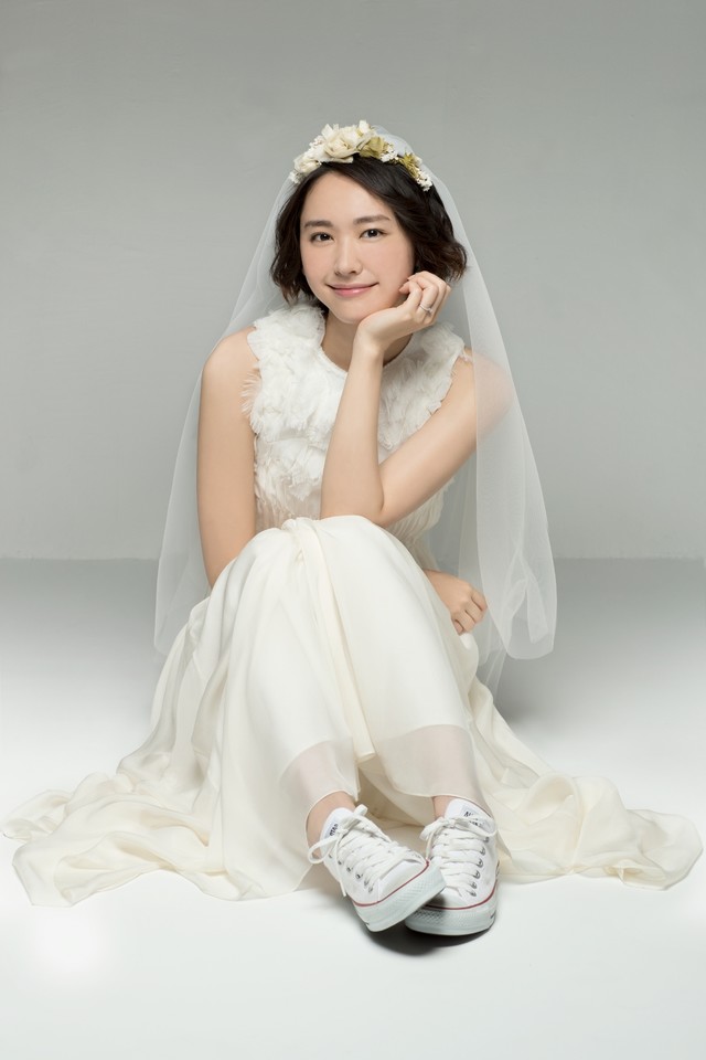 The Full-Time Wife Escapist - Werbefoto - Yui Aragaki