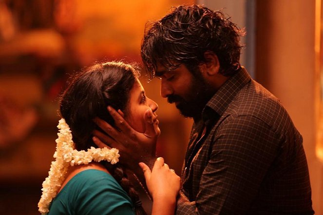 Iraivi - De la película - Anjali, Vijay Sethupathi