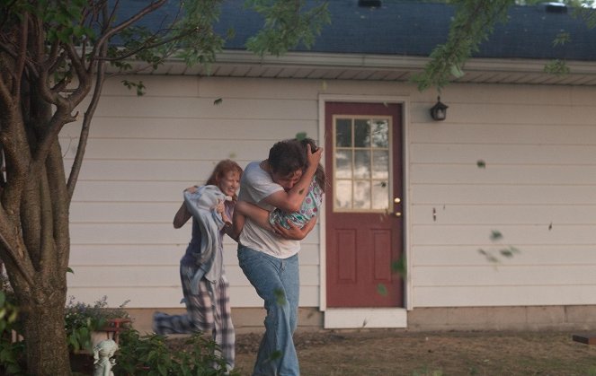 Take Shelter - Photos - Jessica Chastain, Michael Shannon