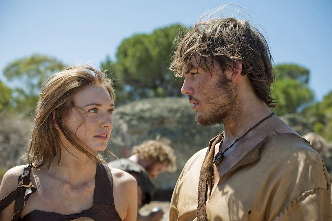 Az elveszett jövő - Filmfotók - Eleanor Tomlinson, Sam Claflin