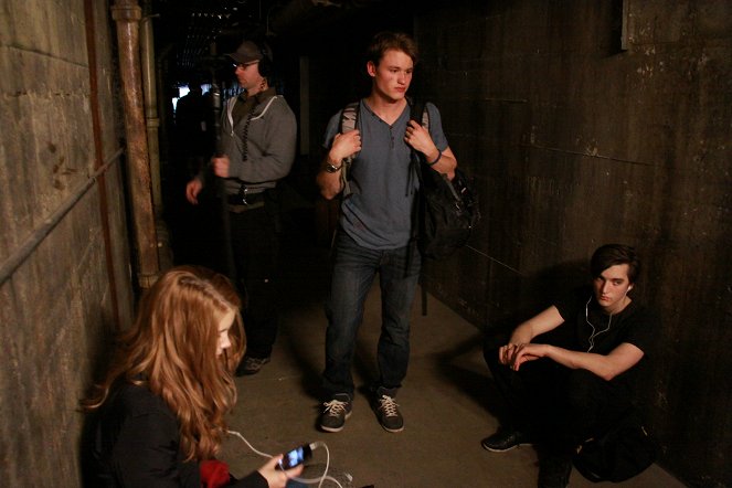 Grave Encounters 2 - Kuvat kuvauksista - Leanne Lapp, Dylan Playfair, Richard Harmon