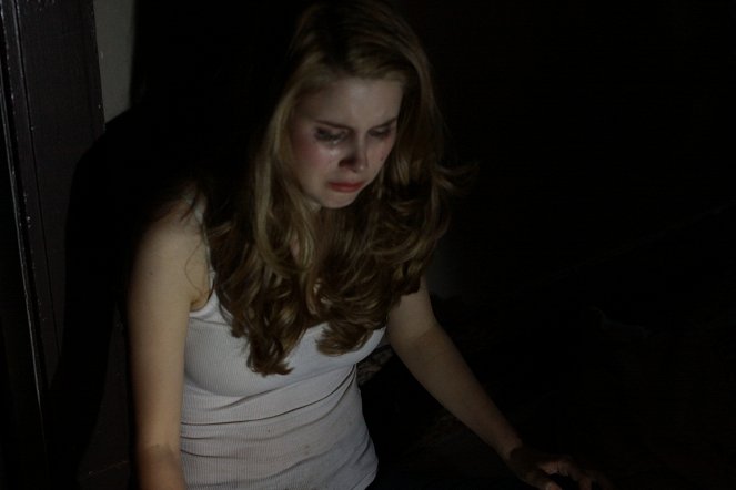 Grave Encounters 2 - Making of - Leanne Lapp