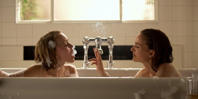 Planetárium - Filmfotók - Lily-Rose Depp, Natalie Portman