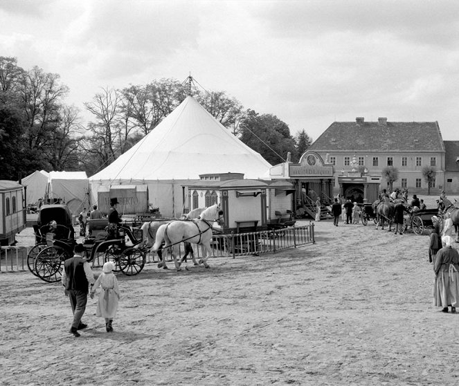 Zirkus Humberto - Wohnwagen Nummer 8 - Filmfotos