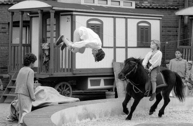 Zirkus Humberto - Wohnwagen Nummer 8 - Filmfotos - Pavel Mang